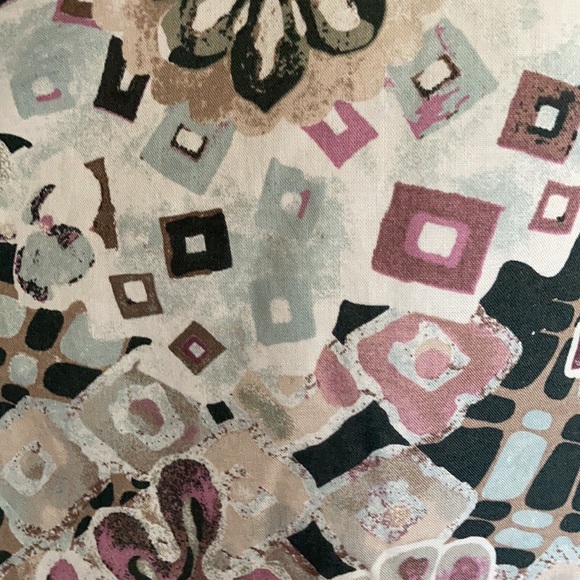 Relisted Erika abstract floral painterly print button down sleeveless top - Picture 7 of 17